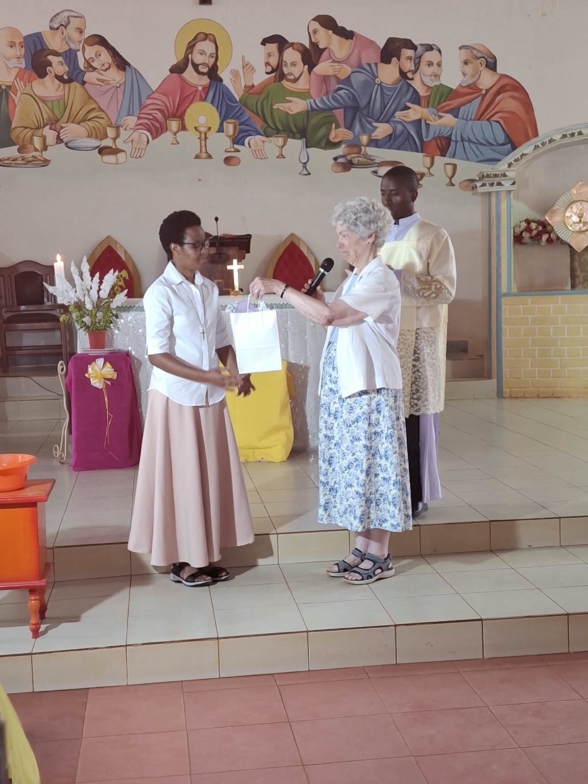 Primeira Irmã de São José de Chambery na Tanzania 